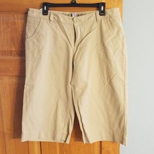 Womens khaki wide leg capri pants